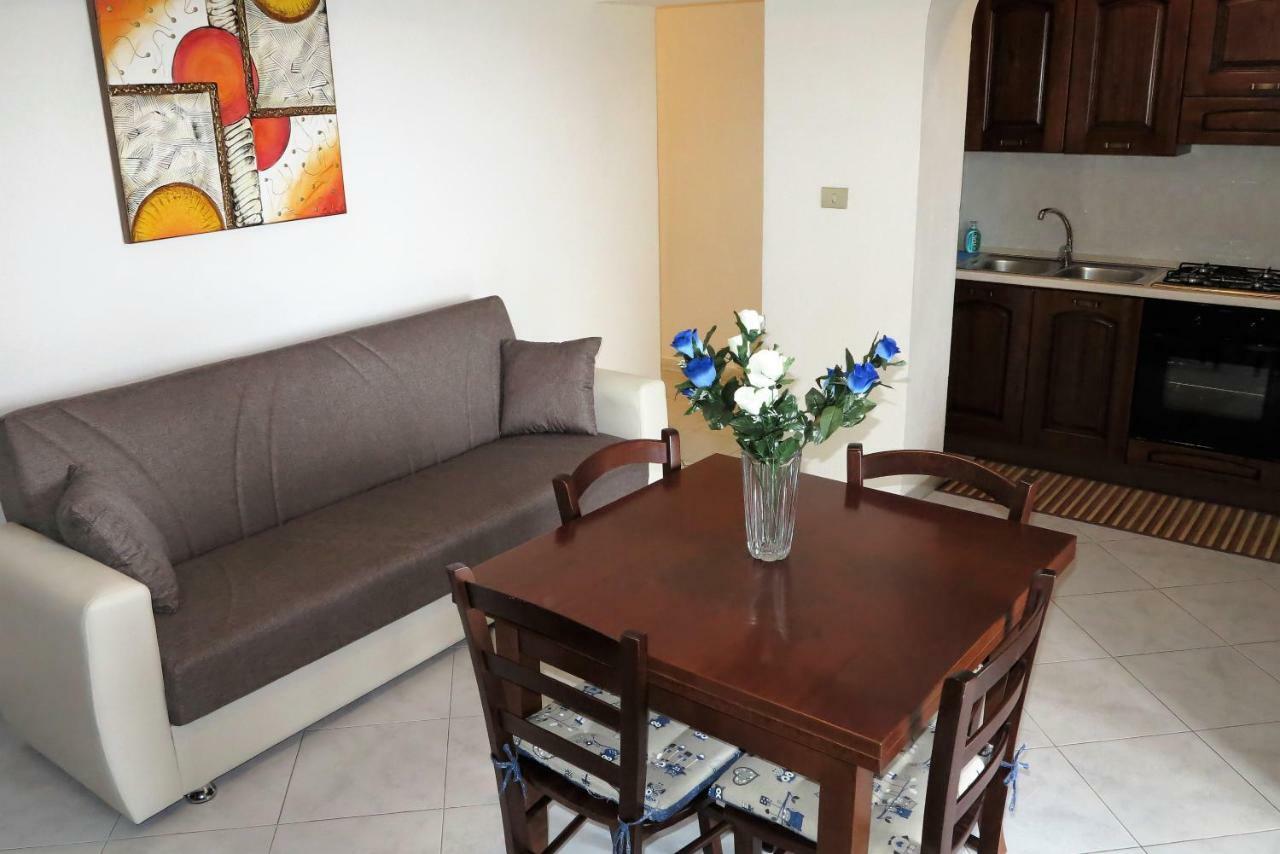 Apartmán Yellowhouse Cala Gonone Exteriér fotografie